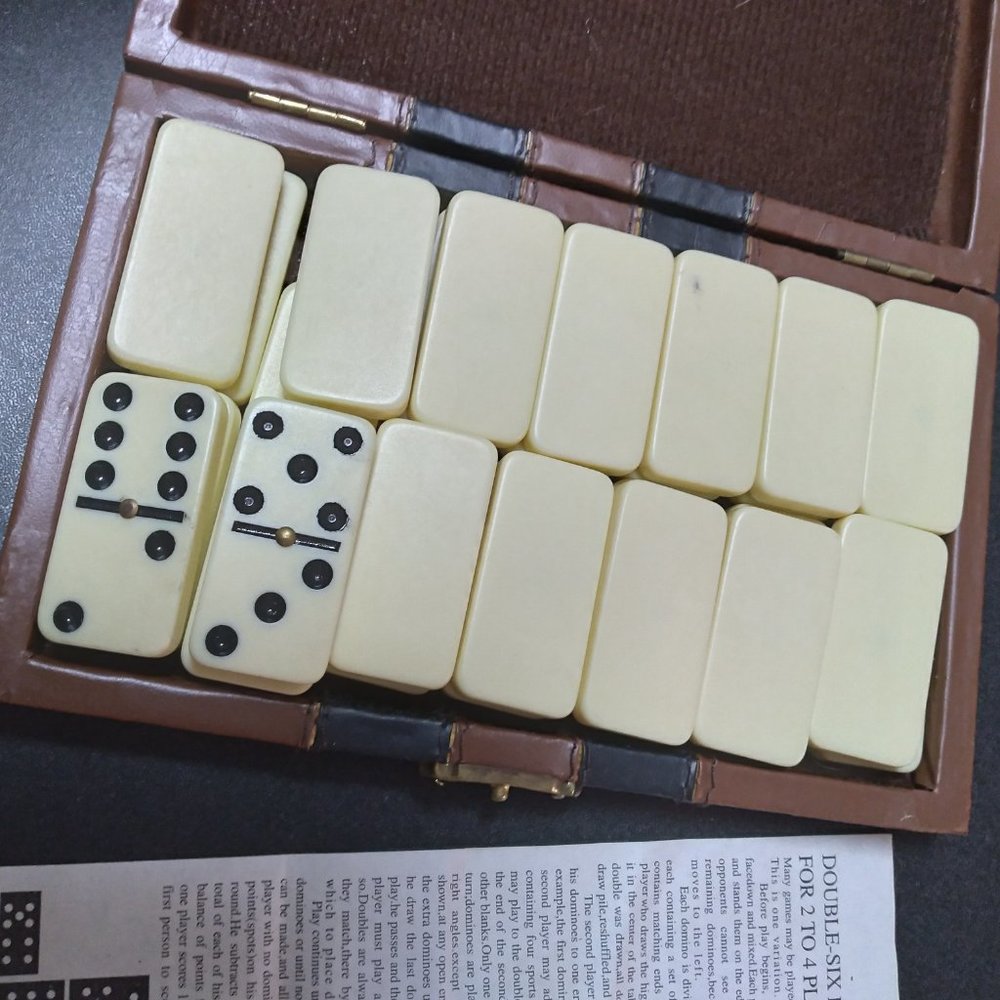 Travel Dominoes Set - Picture 5 of 5
